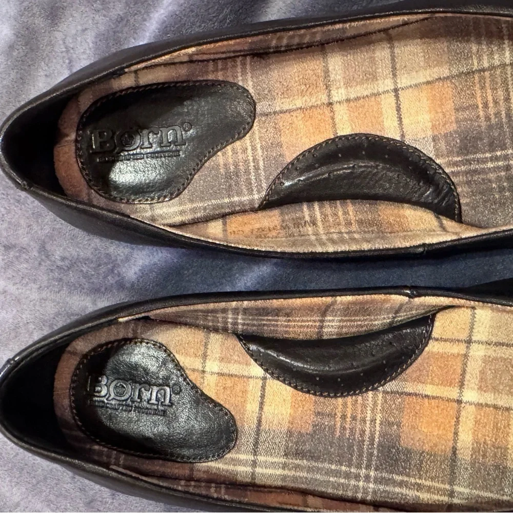 Born Brown Leather Women's Round Toe Flats Slip On Casual Shoes Sz 7.5